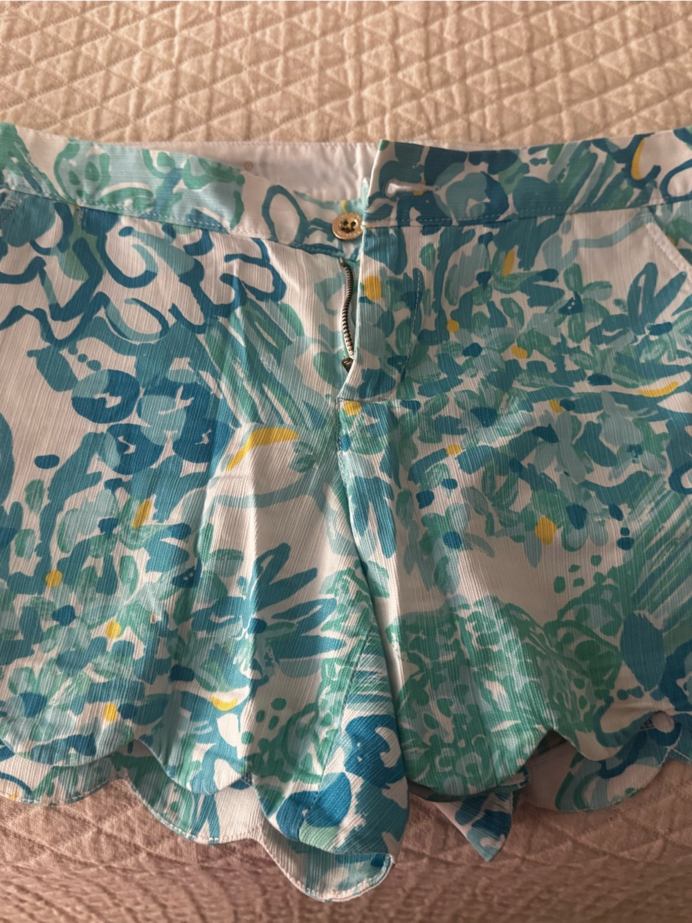 Lilly Pulitzer Floral Scallop Hem Shorts in Aqua and White